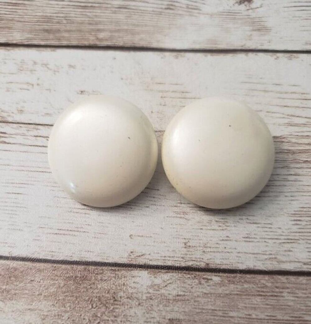 Vintage Clip On Earrings - 1" Pearlescent Cream Circle Shape Button Style